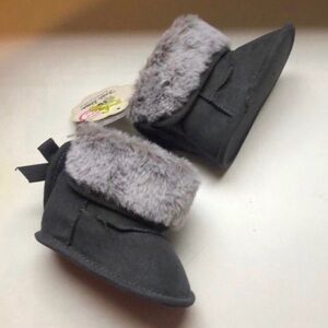 New Stepping Stones Boots Baby Girl Gray Faux Fur Casual Boots Size 3,6-9 Months